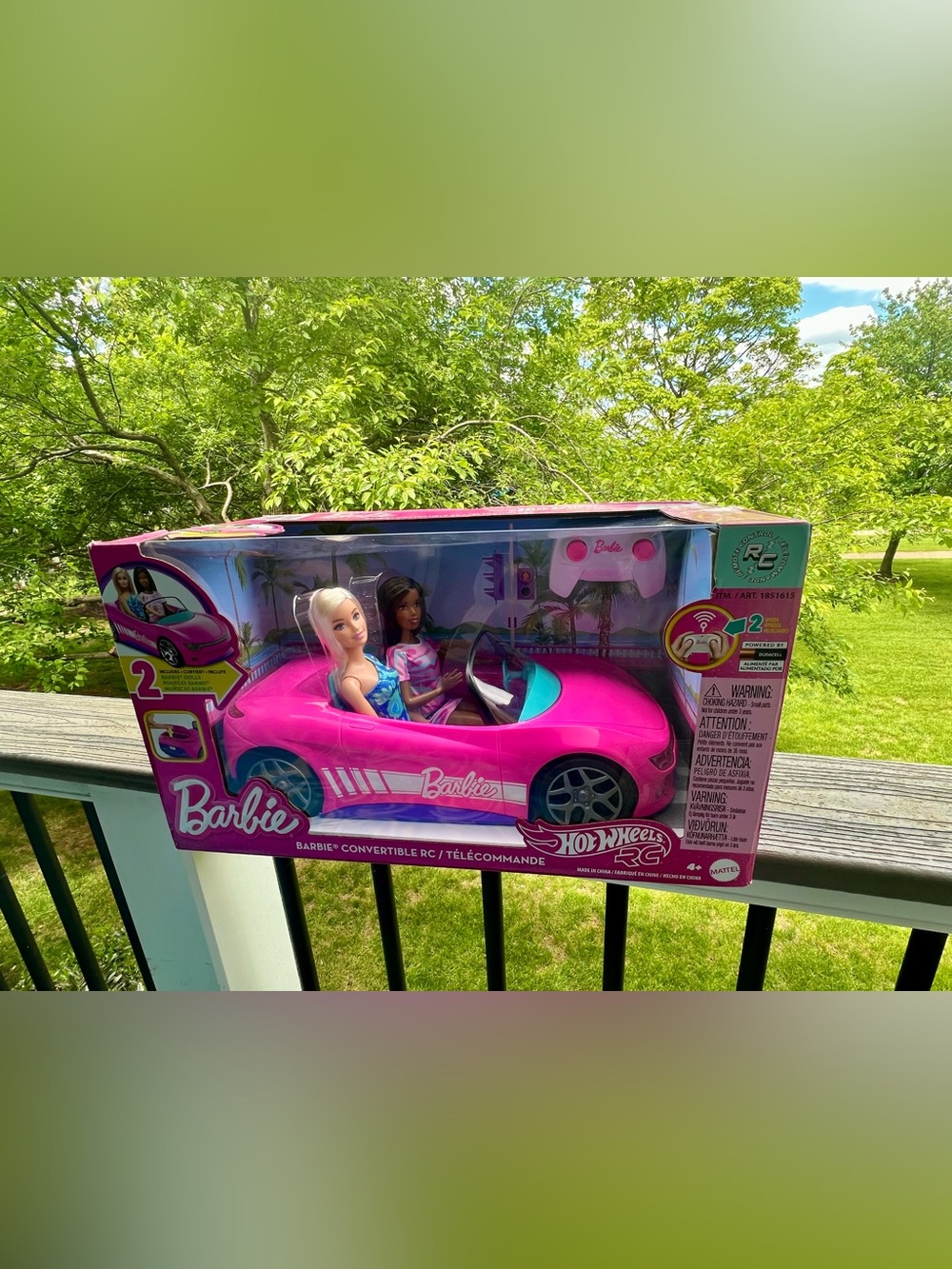 Barbie Hot Wheels Pink Convertible with Two Dolls and Remote